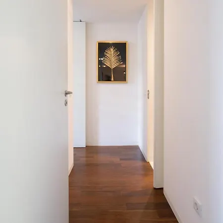 2br Near Porto Wine Cellars Parking Metro Quiet Balcony