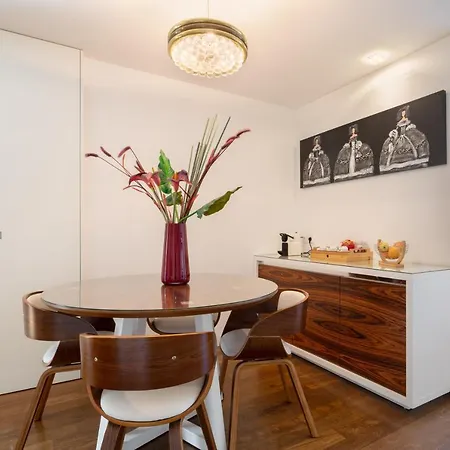 2br Near Porto Wine Cellars Parking Metro Quiet Balcony Appartement Vila Nova de Gaia