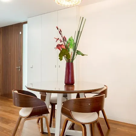 Appartement 2br Near Porto Wine Cellars Parking Metro Quiet Balcony