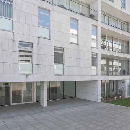 2br Near Porto Wine Cellars Parking Metro Quiet Balcony *