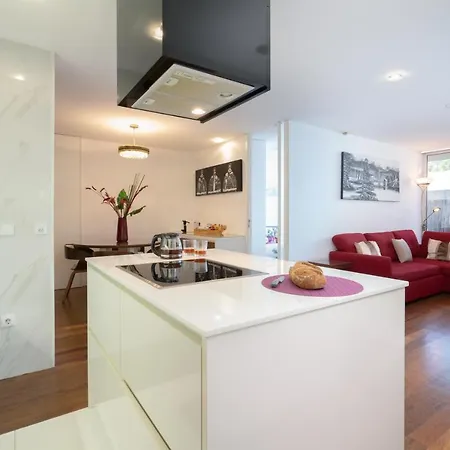 2br Near Porto Wine Cellars Parking Metro Quiet Balcony