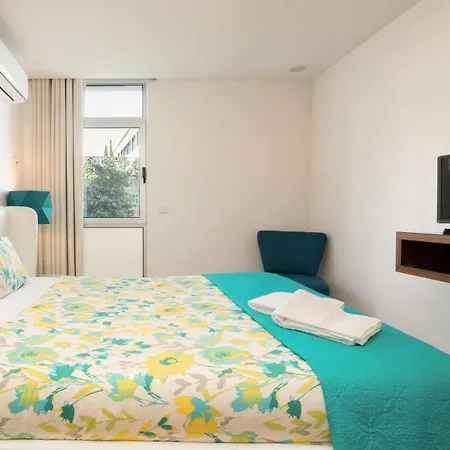 Appartement 2br Near Porto Wine Cellars Parking Metro Quiet Balcony Vila Nova de Gaia