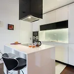 شقة Quiet Balcony 2Br City Centre Whit Ac Metro Parking *