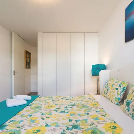 Quiet Balcony 2br Centre Whit Ac Metro Parking Vila Nova de Gaia