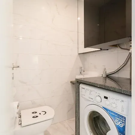 Apartment Quiet Balcony 2br Centre Whit Ac Metro Parking *